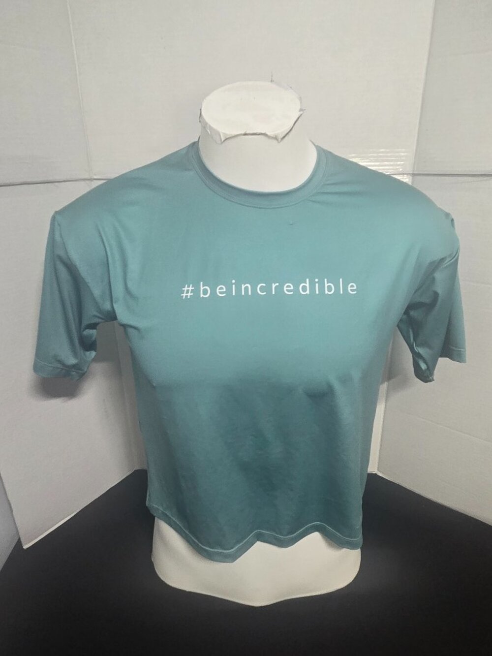 🌟 Sugoi Women's "Be Incredible" Performance Athletic Shirt | NWT | Size Medium